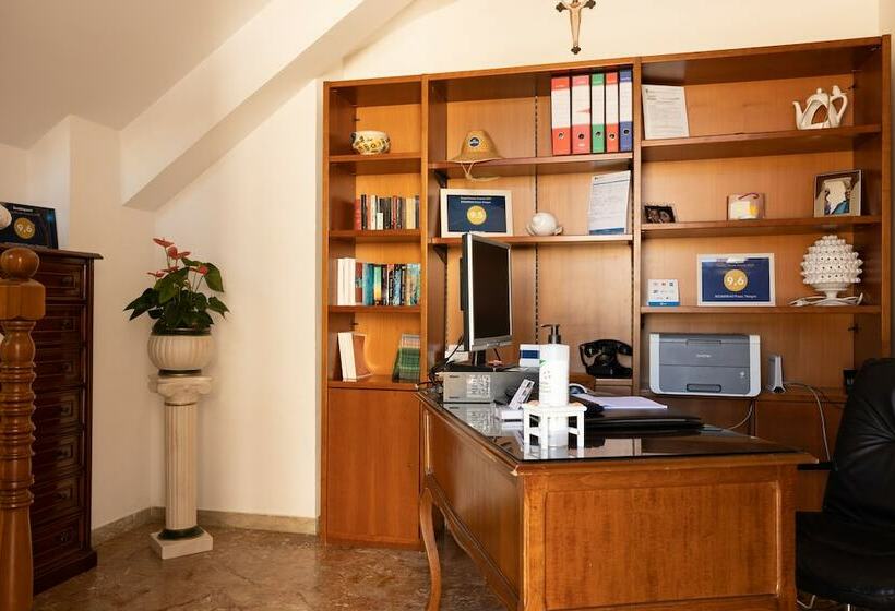 ベッドアンドブレックファースト Bed&bread Piazza  Nzegna