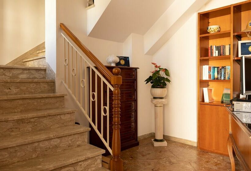 ベッドアンドブレックファースト Bed&bread Piazza  Nzegna