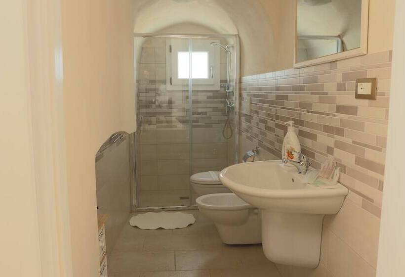 ベッドアンドブレックファースト Bed&bread Piazza  Nzegna