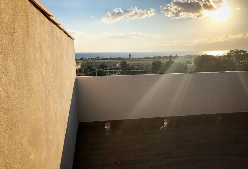 Bed and Breakfast Charm Airport