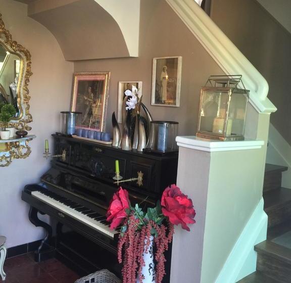 住宿加早餐  Huyze Peppins