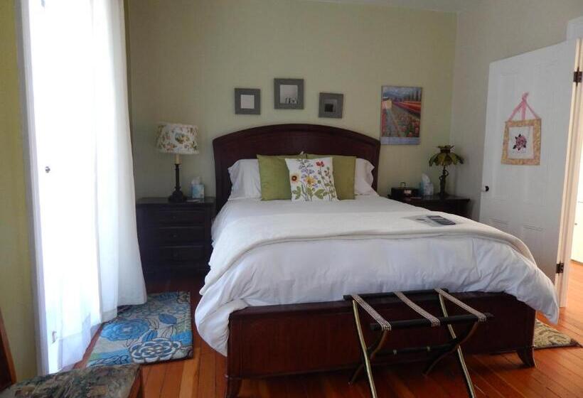 مبيت وإفطار Katys Inn