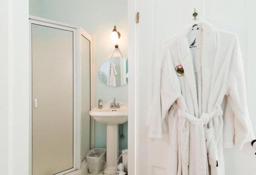 مبيت وإفطار Katys Inn