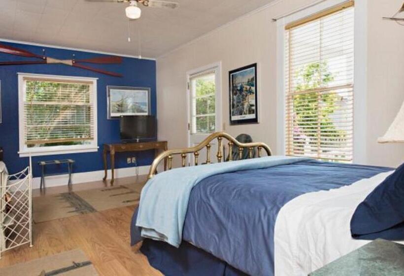 مبيت وإفطار Katys Inn