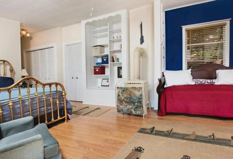 مبيت وإفطار Katys Inn