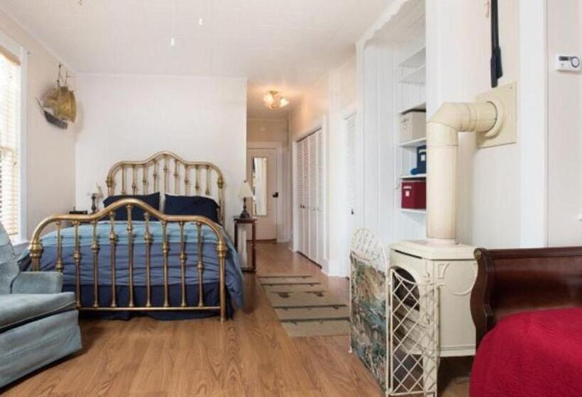 مبيت وإفطار Katys Inn