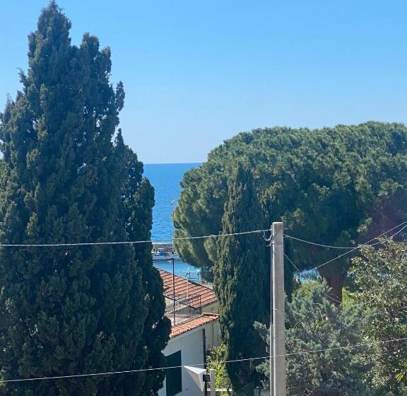 تختخواب و صبحانه L Elisea Maison De Charme