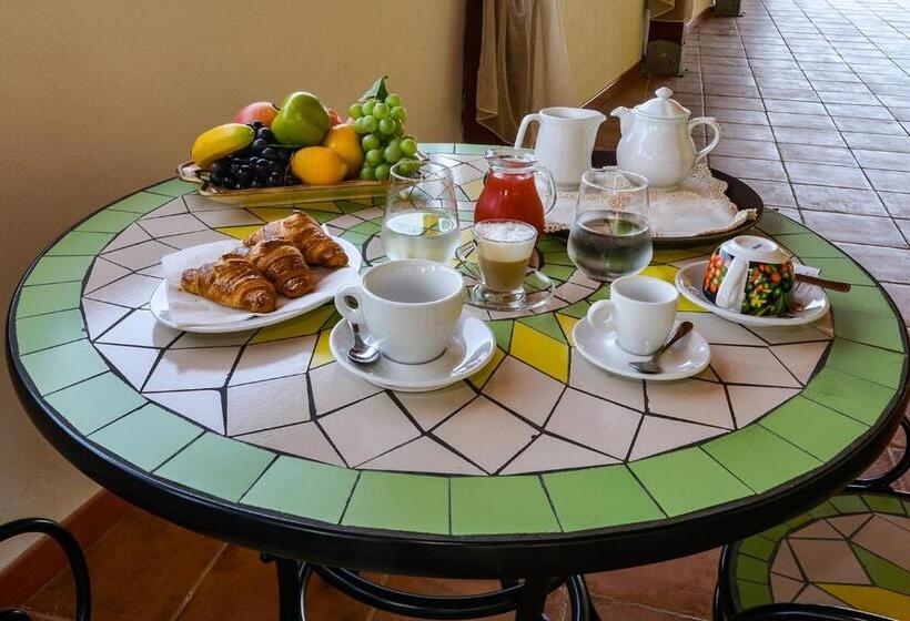 تختخواب و صبحانه L'antico Carrettiere