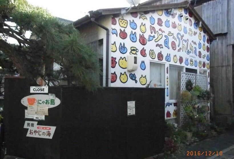 Bed and Breakfast Oyajino Umi