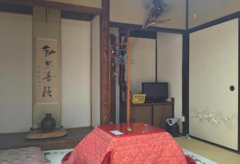 Bed and Breakfast Oyajino Umi