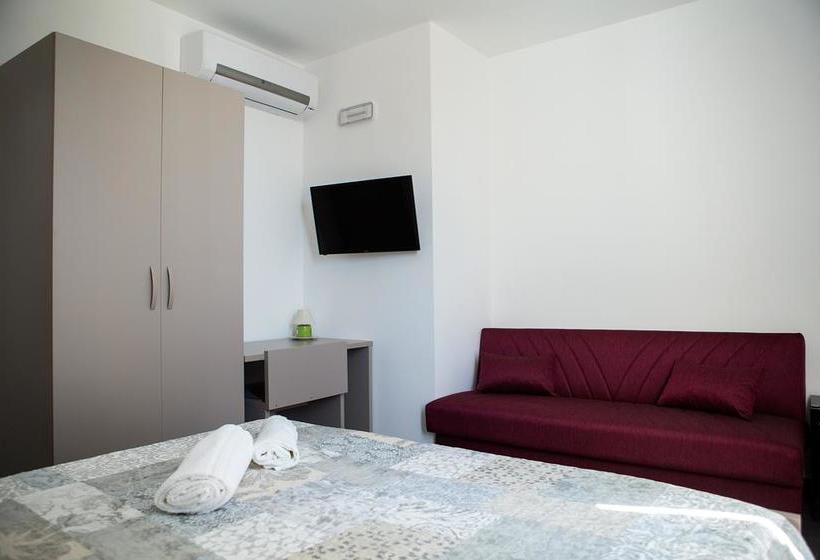 تختخواب و صبحانه Regina's Home