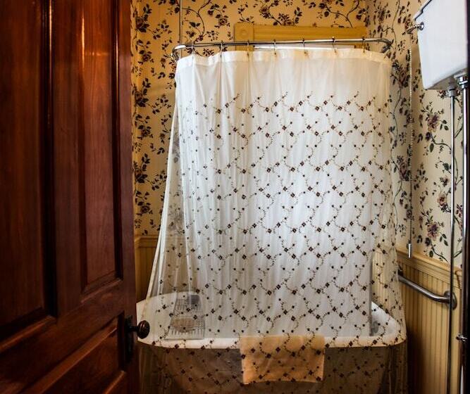 Hollerstown Hill Bed And Breakfast