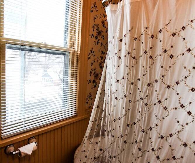 Hollerstown Hill Bed And Breakfast