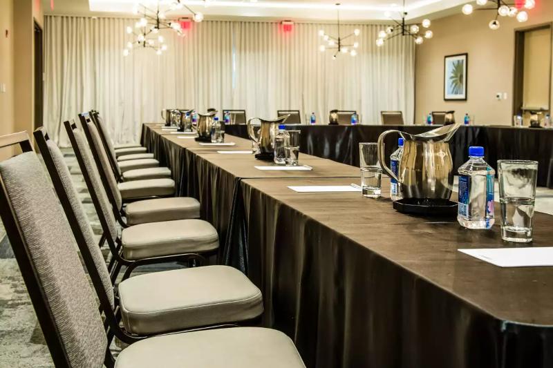 Cambria Hotel Omaha Downtown