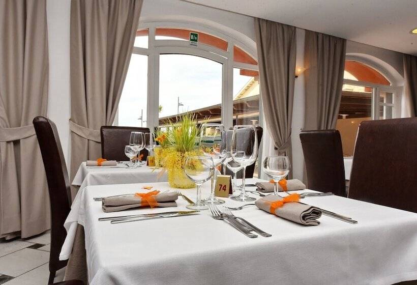 فندق Costa D'oro