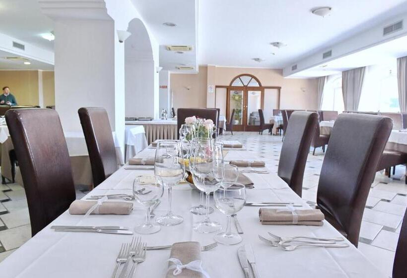 فندق Costa D'oro