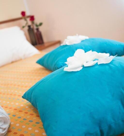 هتل Family Globus