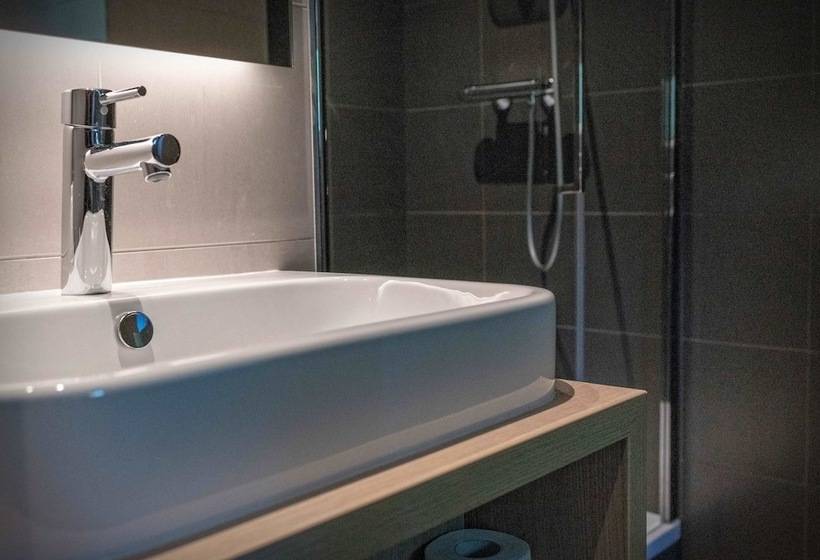 בית מלון כפרי Hôtel Five Nations