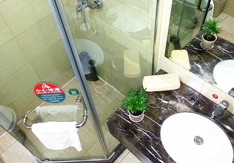 ホテル Greentree Inn Jiangsu Lianyungang Donghai New Bus Station Express