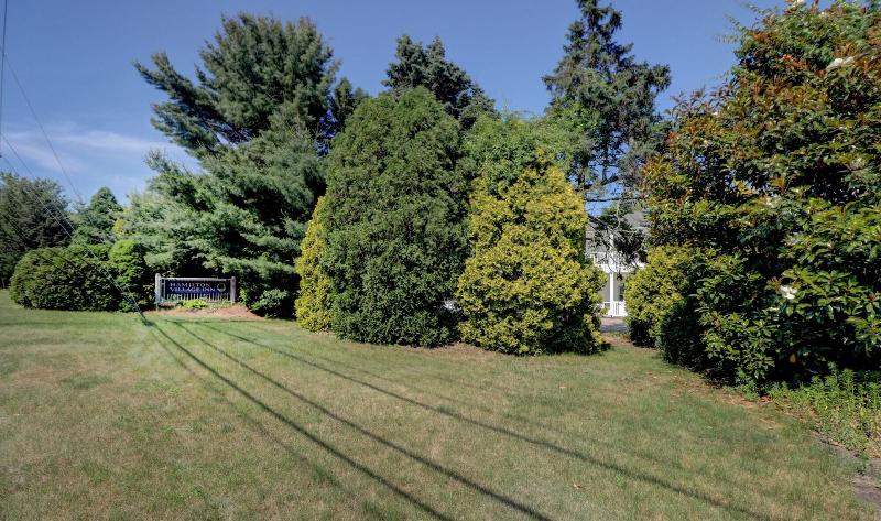 Отель Hamilton Village Inn