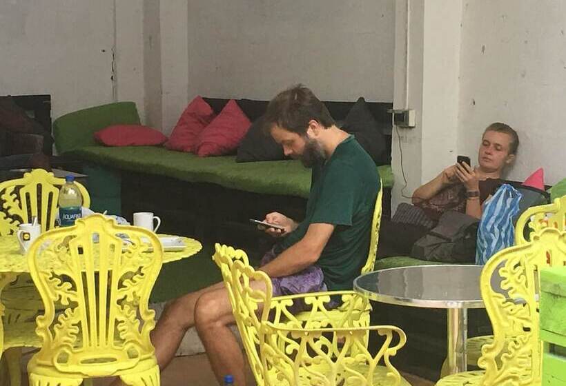 فندق Hostel The Pod 33