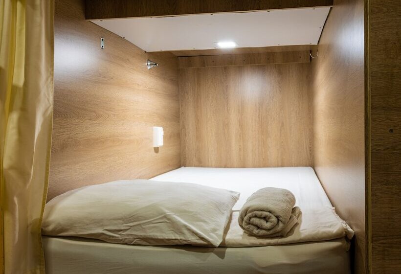 فندق Hostel The Pod 33