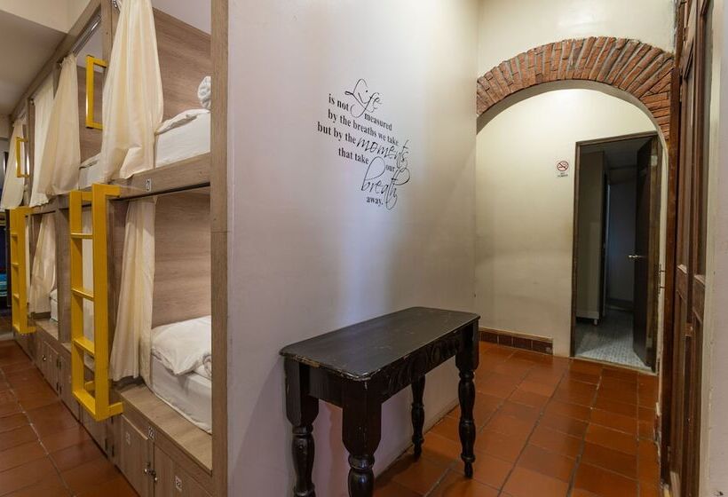 فندق Hostel The Pod 33