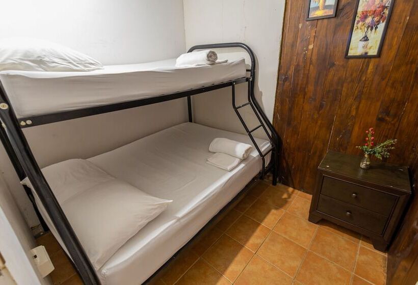 فندق Hostel The Pod 33