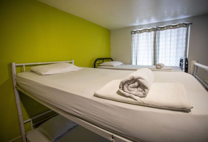 فندق Hostel The Pod 33