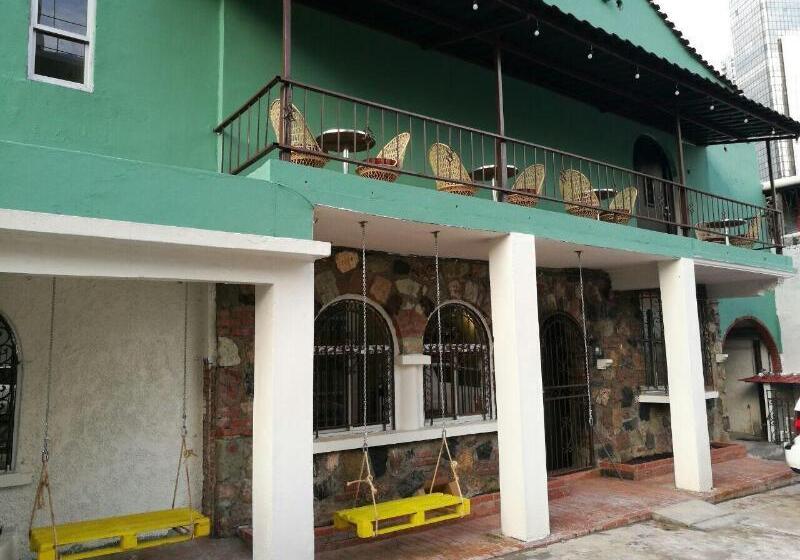 فندق Hostel The Pod 33