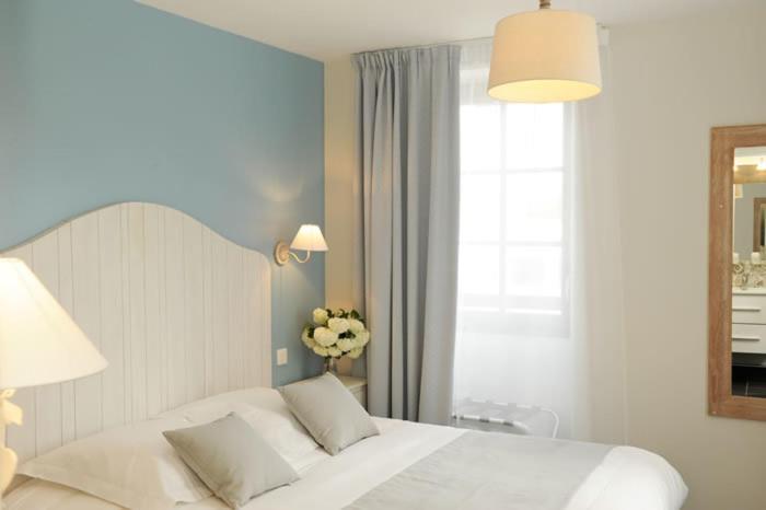 ホテル Hôtel Restaurant Corto Maltese