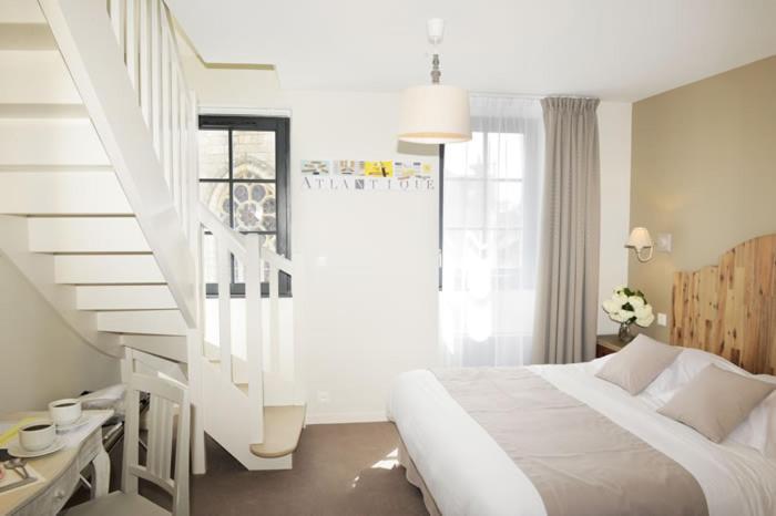 ホテル Hôtel Restaurant Corto Maltese