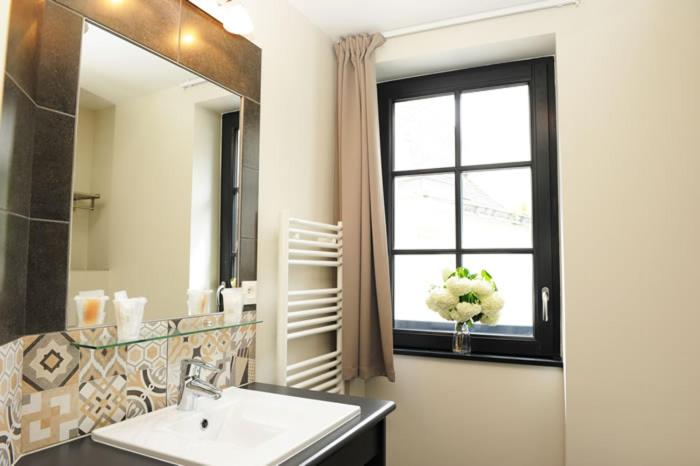 ホテル Hôtel Restaurant Corto Maltese