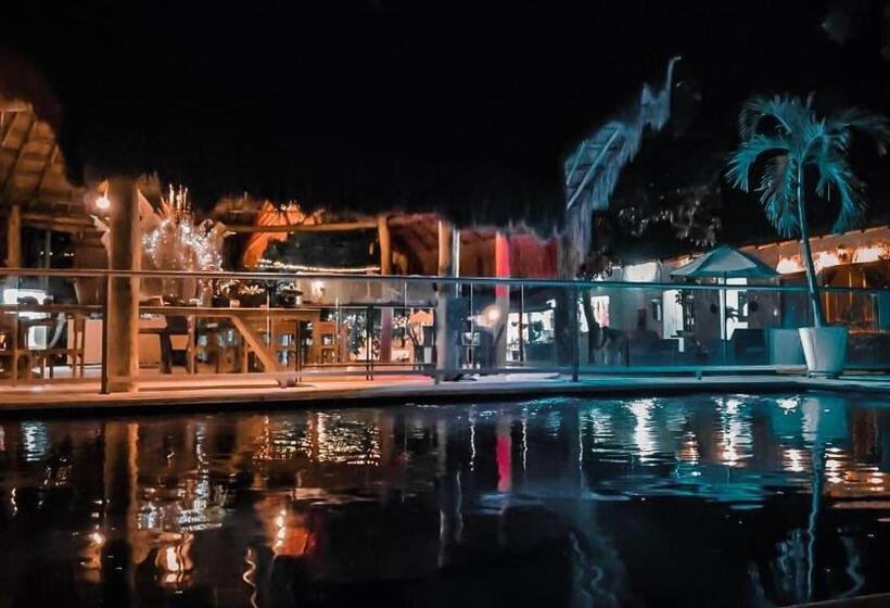 هتل Infinito La Casona