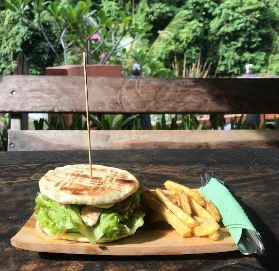 호텔 Jungle Inn Bukit Lawang