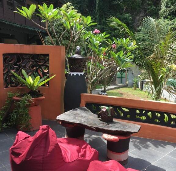 호텔 Jungle Inn Bukit Lawang