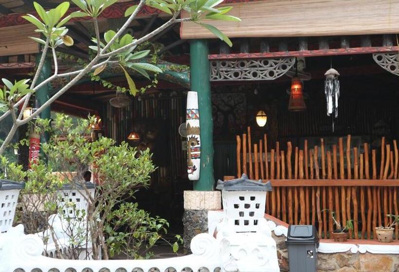 호텔 Jungle Inn Bukit Lawang