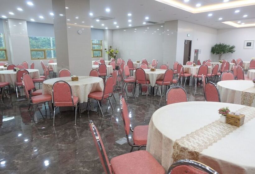 בית מלון כפרי L Art Gimpo