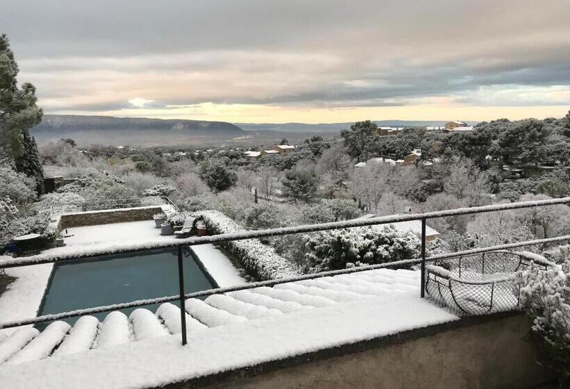 Отель La Borie En Provence