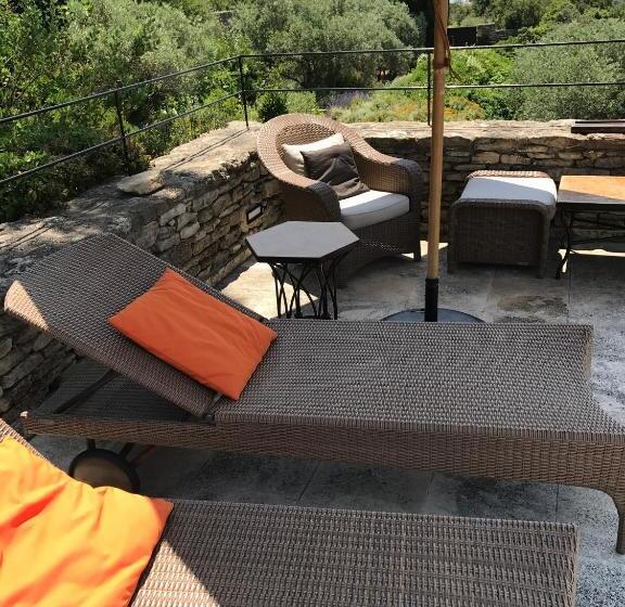 Отель La Borie En Provence