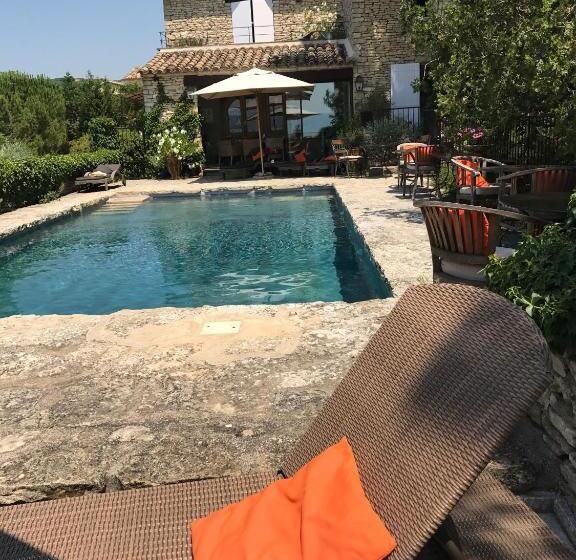 Отель La Borie En Provence