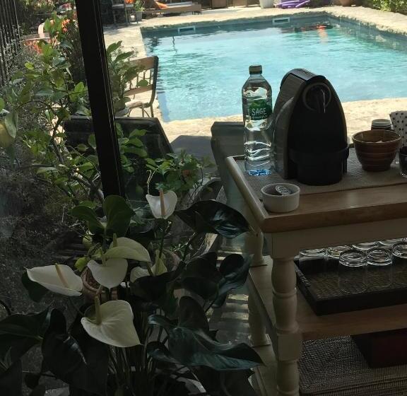 Отель La Borie En Provence