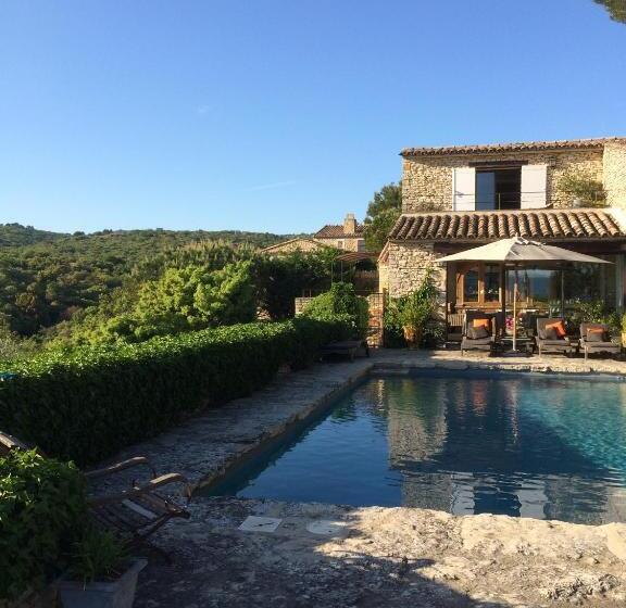 Отель La Borie En Provence