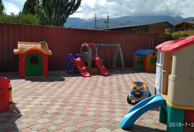 هتل Mini Pansionat Maksat