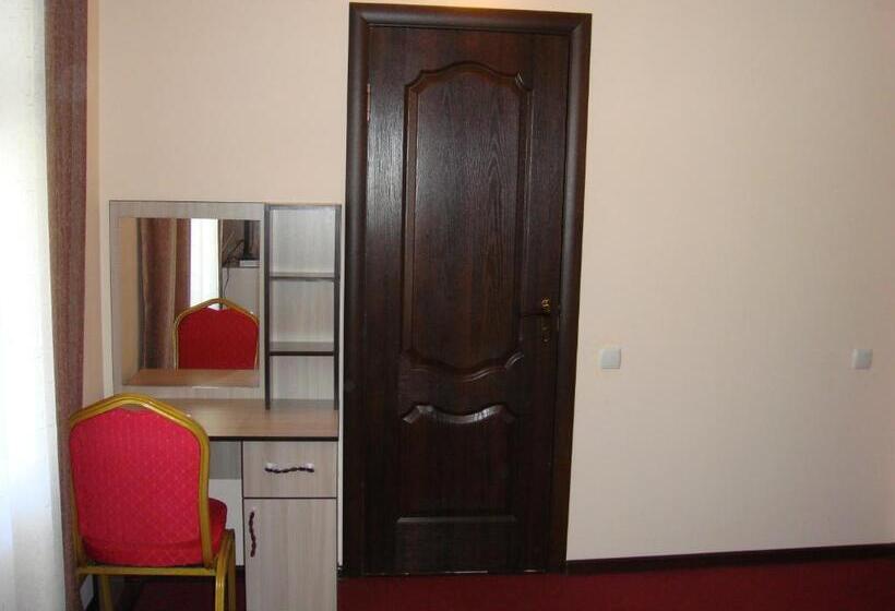 هتل Mini Pansionat Maksat