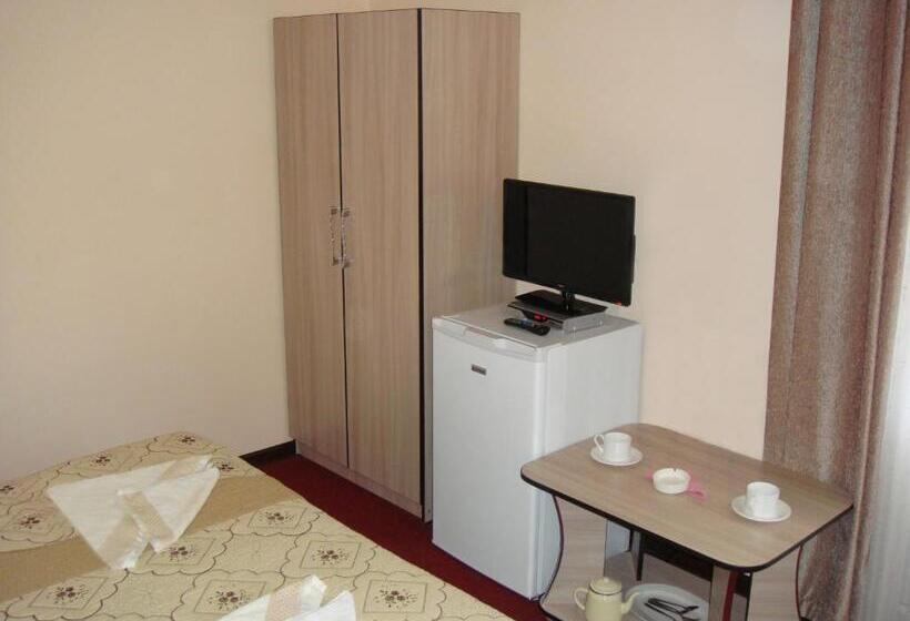 هتل Mini Pansionat Maksat