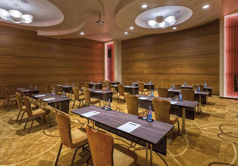 Mövenpick Hotel Du Lac Tunis