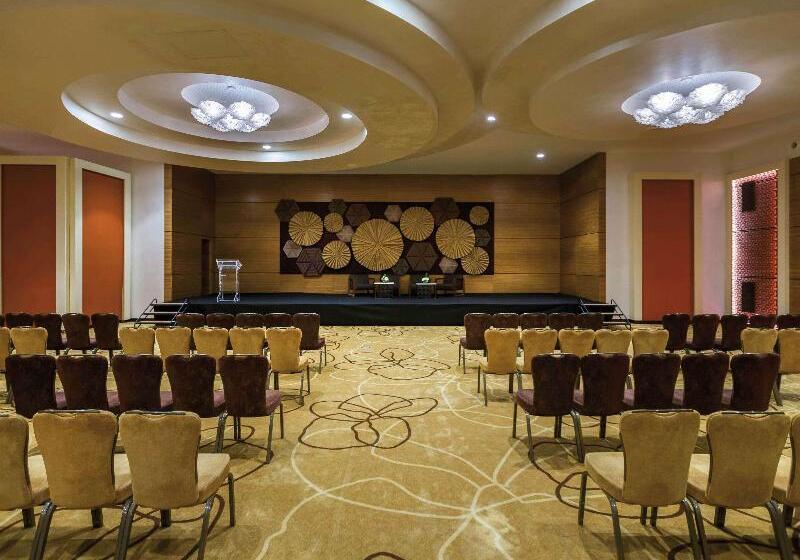 Mövenpick Hotel Du Lac Tunis