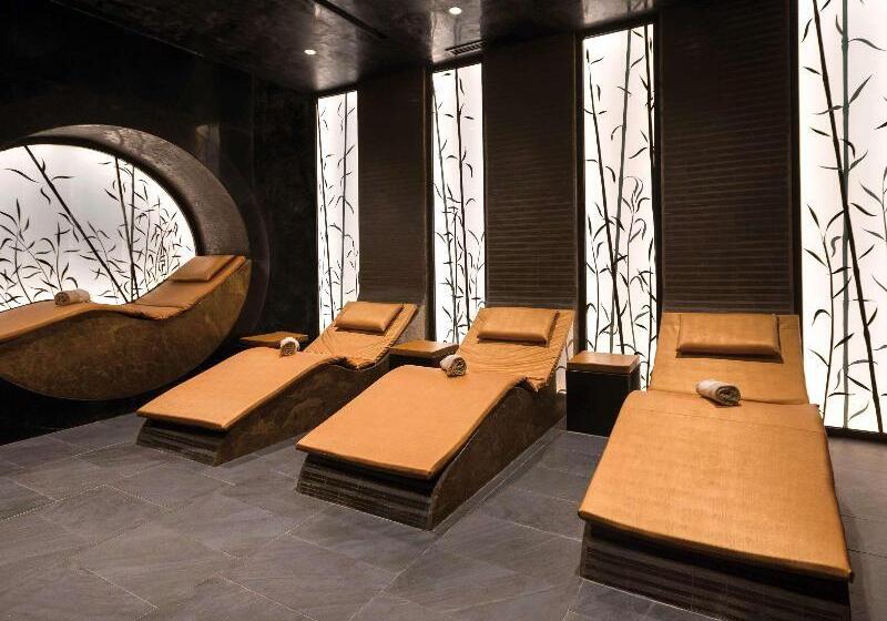 Mövenpick Hotel Du Lac Tunis