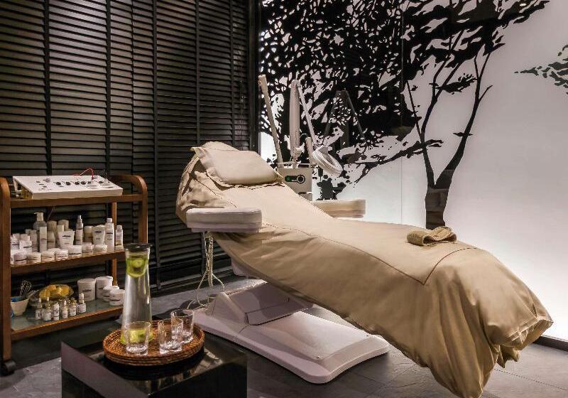 Mövenpick Hotel Du Lac Tunis